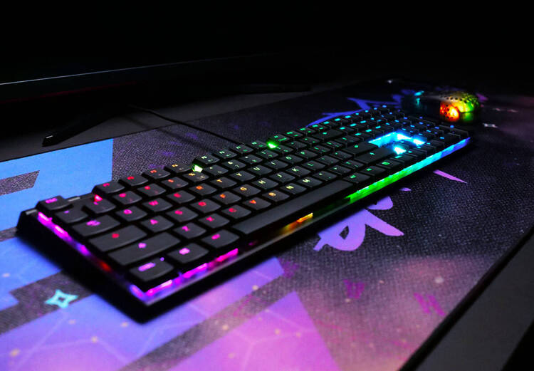 KLAWIATURA CHERRY MX 10.0N RGB CZARNA GAMING